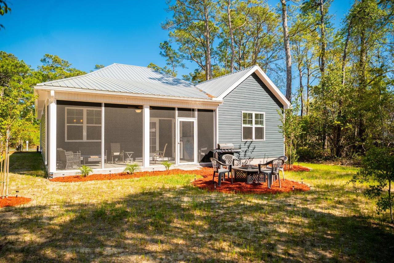 Constant Sea By Oak Island Accommodations Exterior photo